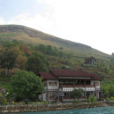 Saulina Resort Pangururan Exterior foto
